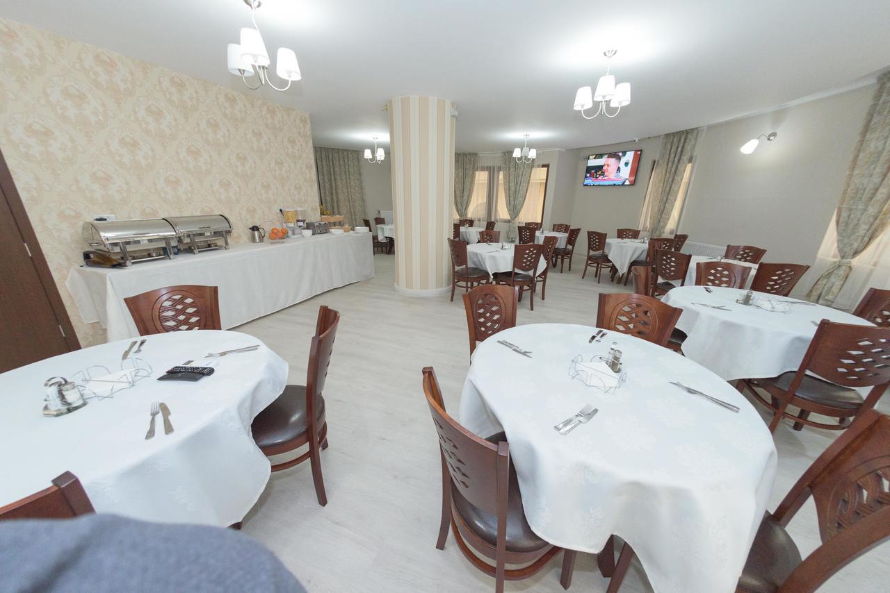 Hotel Promenada Mamaia Kültér fotó