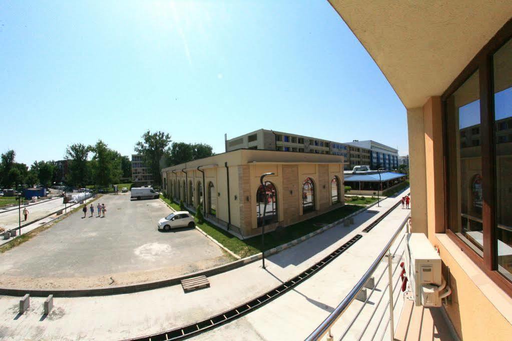 Hotel Promenada Mamaia Kültér fotó