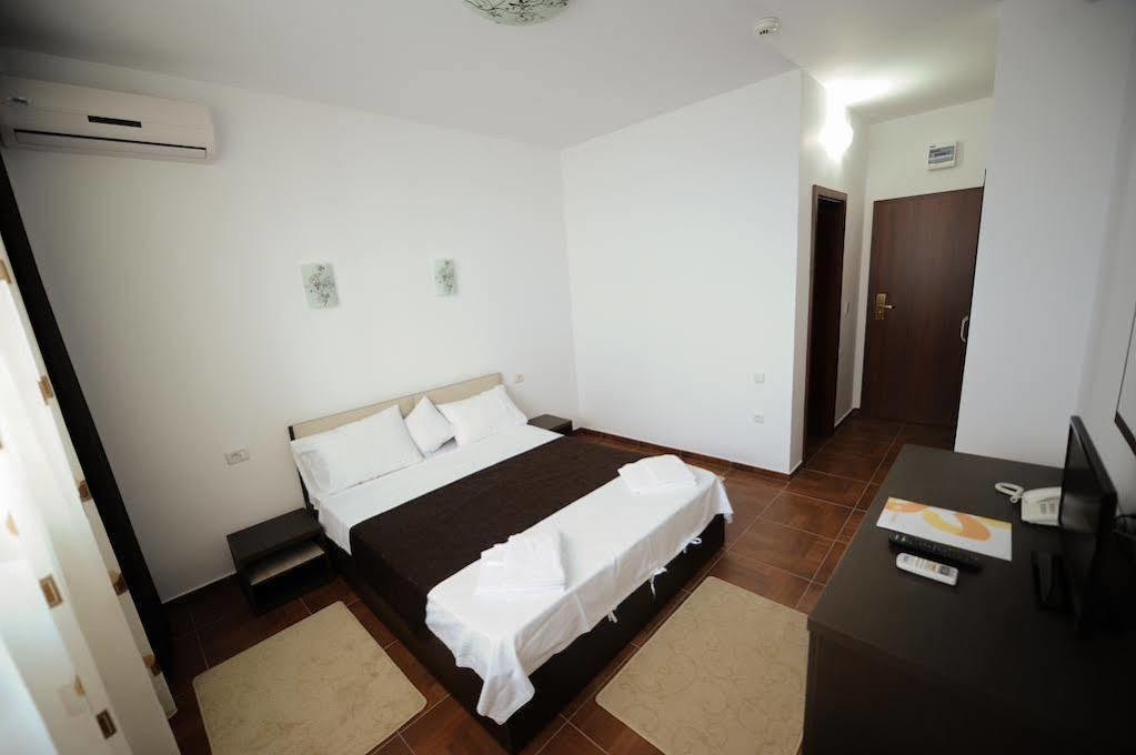 Hotel Promenada Mamaia Kültér fotó
